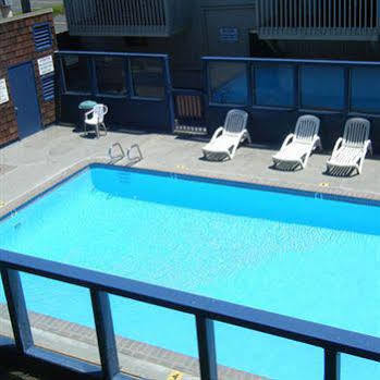 Cozy Cove Beachfront Resort Inn 林肯市 外观 照片